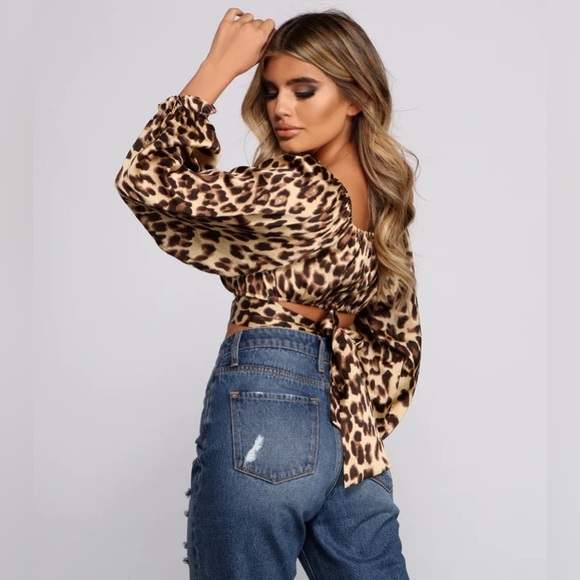 Windsor Feline Fierce Leopard Print Crop Top - Picture 5 of 5